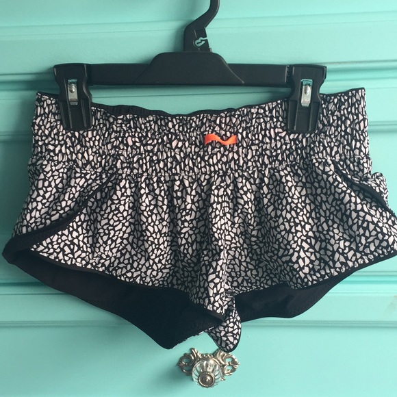 lululemon athletica Pants - Lulu Lemon reversible shorts size 2